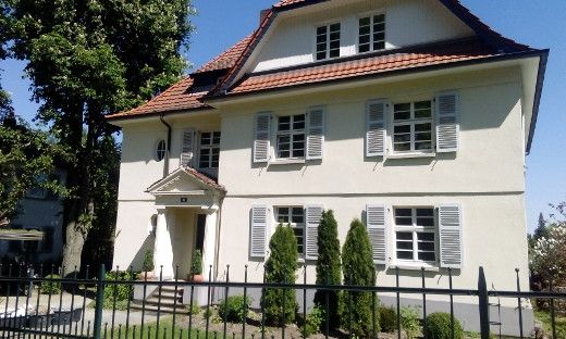 Stadtvilla – Sanierung in Kassel Wilhelmshöhe mit Lehmputz und neuen Holzdielen aus geölter Eiche